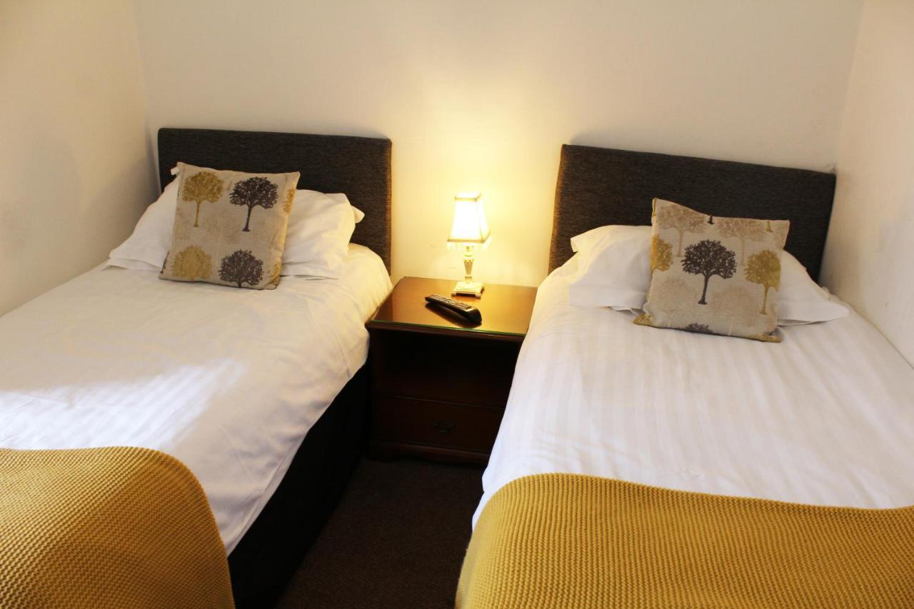 The Lion Hotel Buckden  Room photo