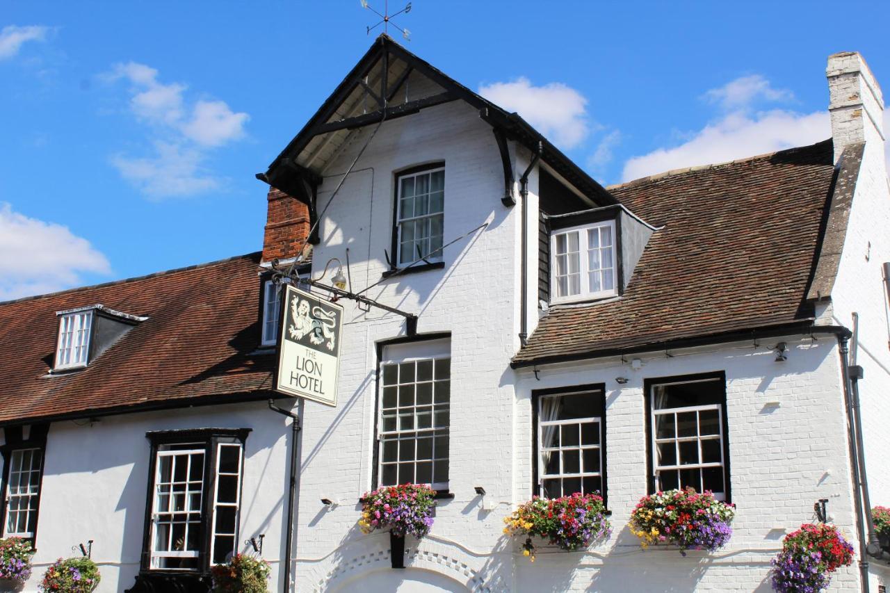 The Lion Hotel Buckden  Exterior photo
