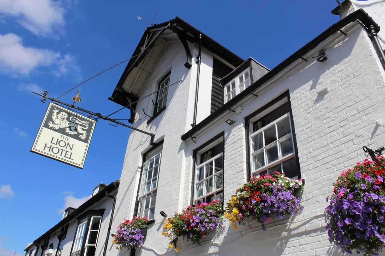 The Lion Hotel Buckden  Exterior photo